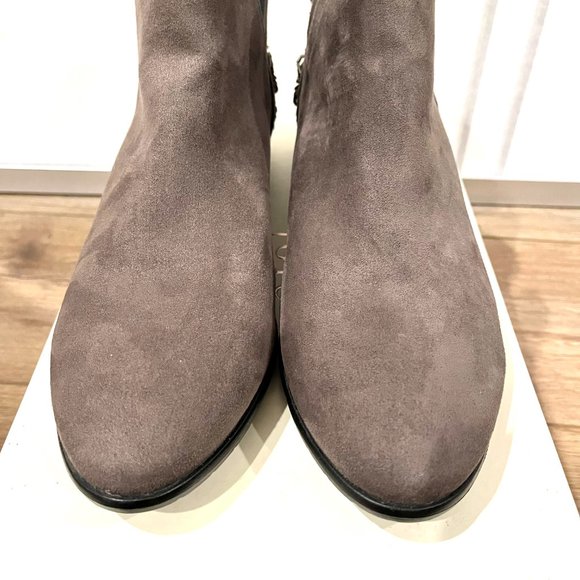 NWT - KENNETH COLE REACTION Women's Grey Embellished Ankle Bootie - Size 9 - Picture 4 of 6